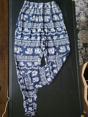 SHEIN Navy Blue and White Floral Print Harem Pants